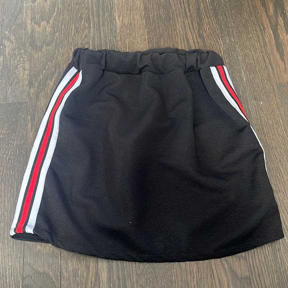 Mini skirt with white and red stripes